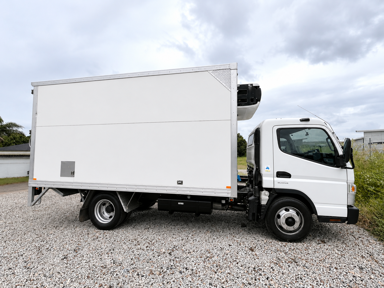 6 Pallet Refrigerated Truck